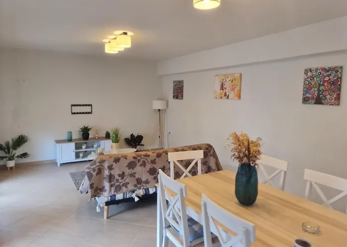 Maria's Family House 1 *